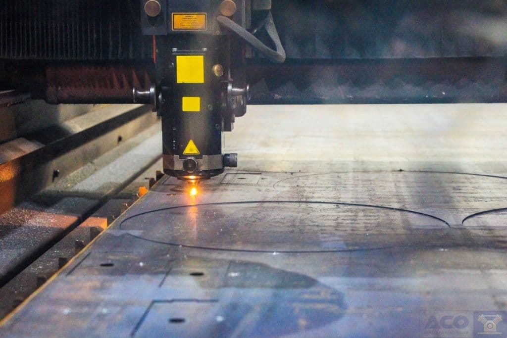 Лазерная резка 2-1800.jpg Лазерная резка 2-1800.jpg